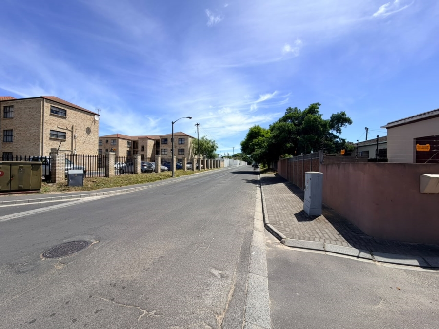 To Let 2 Bedroom Property for Rent in St Michaels Western Cape